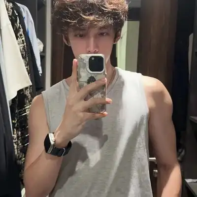 毛伟彤